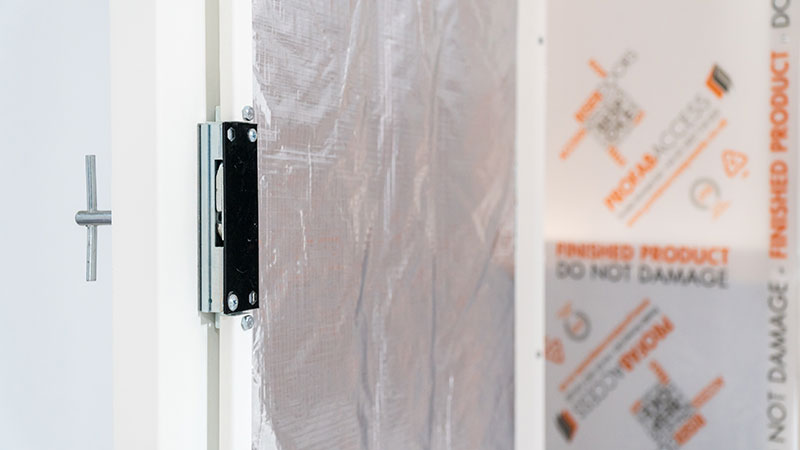 1500 series door locking